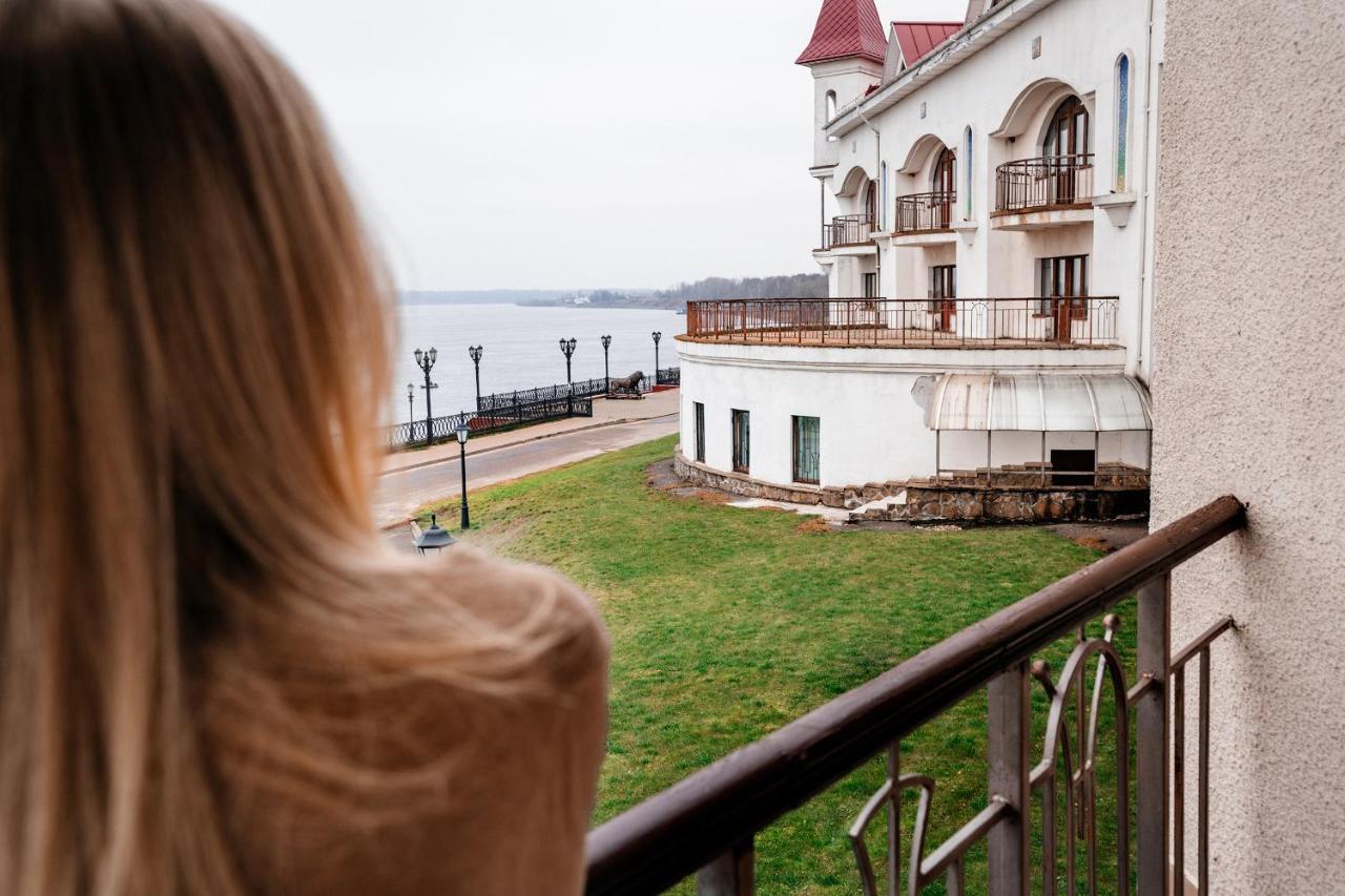 Azimut Hotel Uglich Exterior photo